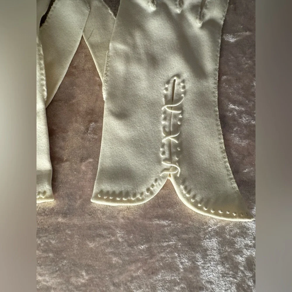 N/A vintage cream